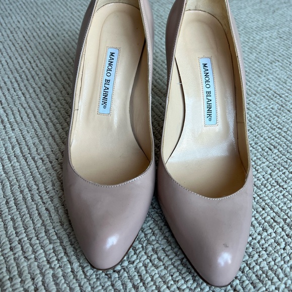 Manolo Blahnik size 37.5 smoke free pet free home - Picture 3 of 4